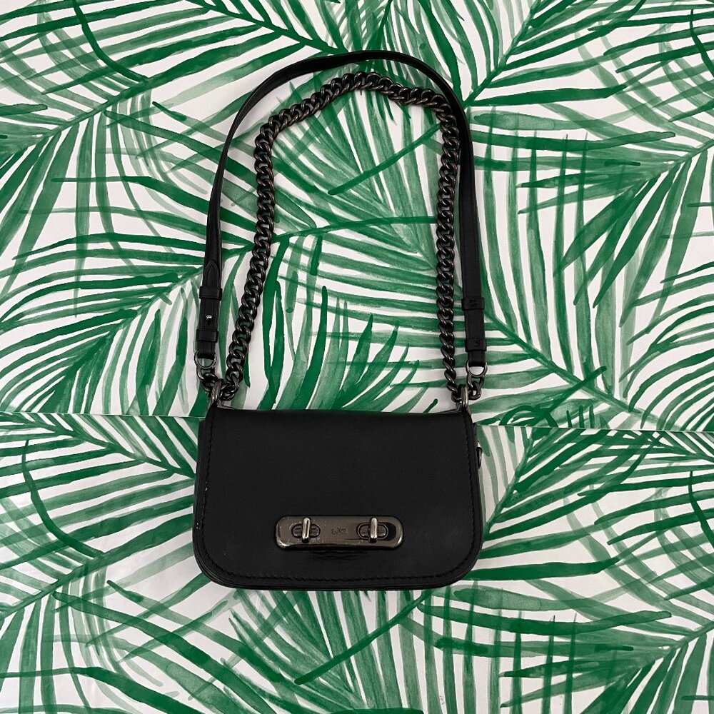 Coach Black Swagger Shoulder Bag 20 in Glove Tanned Leather